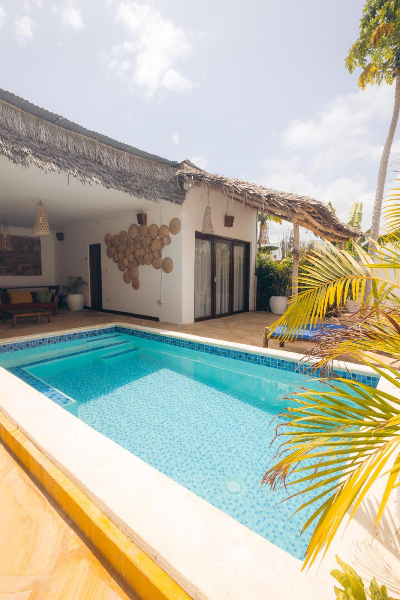 Bukoba Villas - Lily - Private Pool, Ac & Wi-fi Appartement