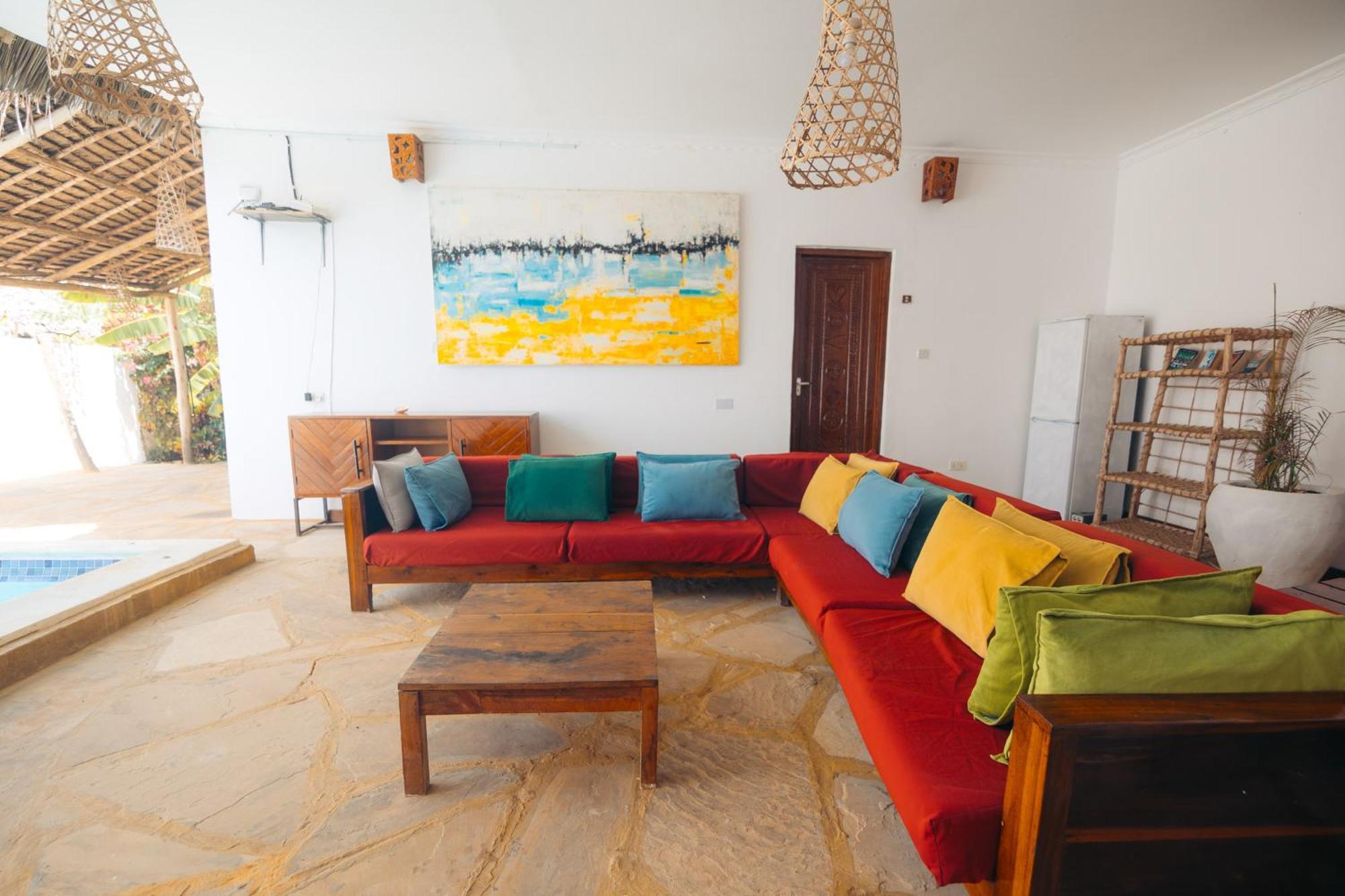 Bukoba Villas - Lily - Private Pool, Ac & Wi-fi Appartement